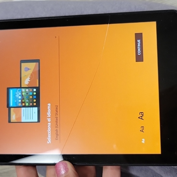 Amazon Fire Tablet with 2 Cases and a Headrest Holder - Picture 3 of 10